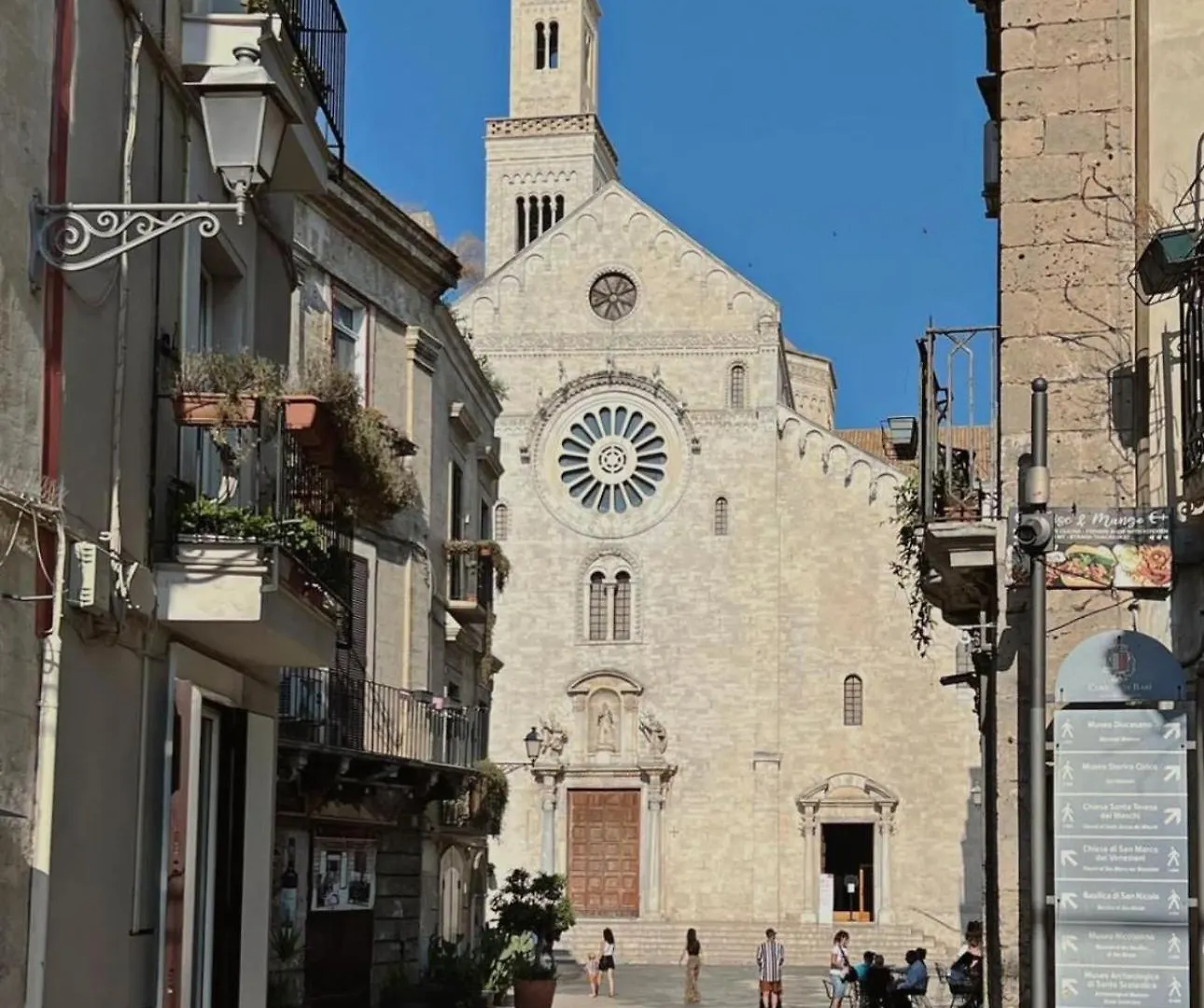 A Un Passo Dalla Cattedrale Bari Apartamento